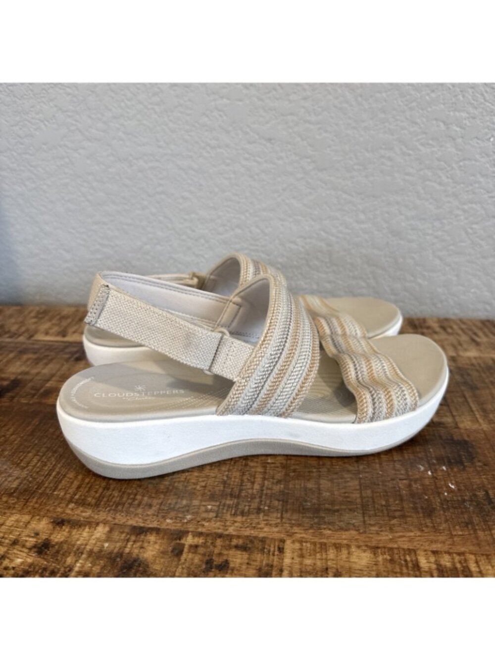Clarks Cloud Steppers Women Sz 8.5 Sandals Hook Loop Tan Comfort Wedge - Picture 7 of 13